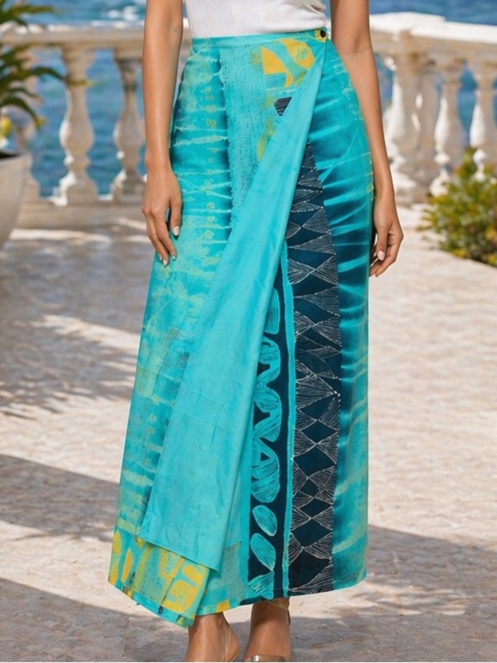 L' Amandei Petite Aqua,  abstract lined wrapped Made in Italy  / skirt